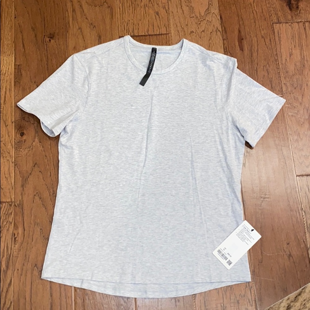 Brand New 5 year basic Tee lululemon. XL. White